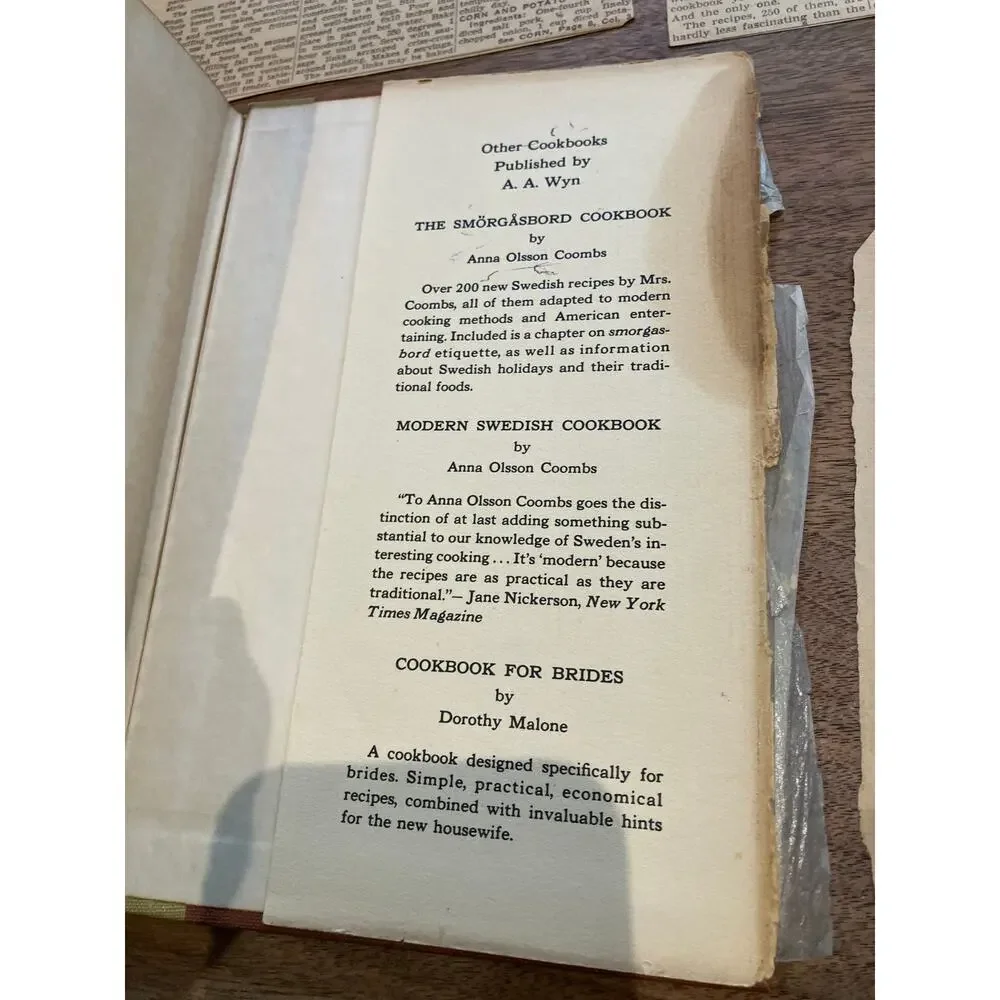 Texas Cookbook Arthur & Bobbie Coleman 1949 +‎ Newspaper Articles and Recipes